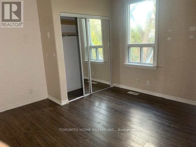 33 Olmstead Street, Hamilton, Ontario  L8S 1N3 - Photo 2 - X12489488