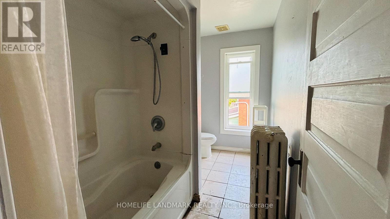 30 Regina Street N, Waterloo, Ontario  N2J 3A1 - Photo 16 - X12489494