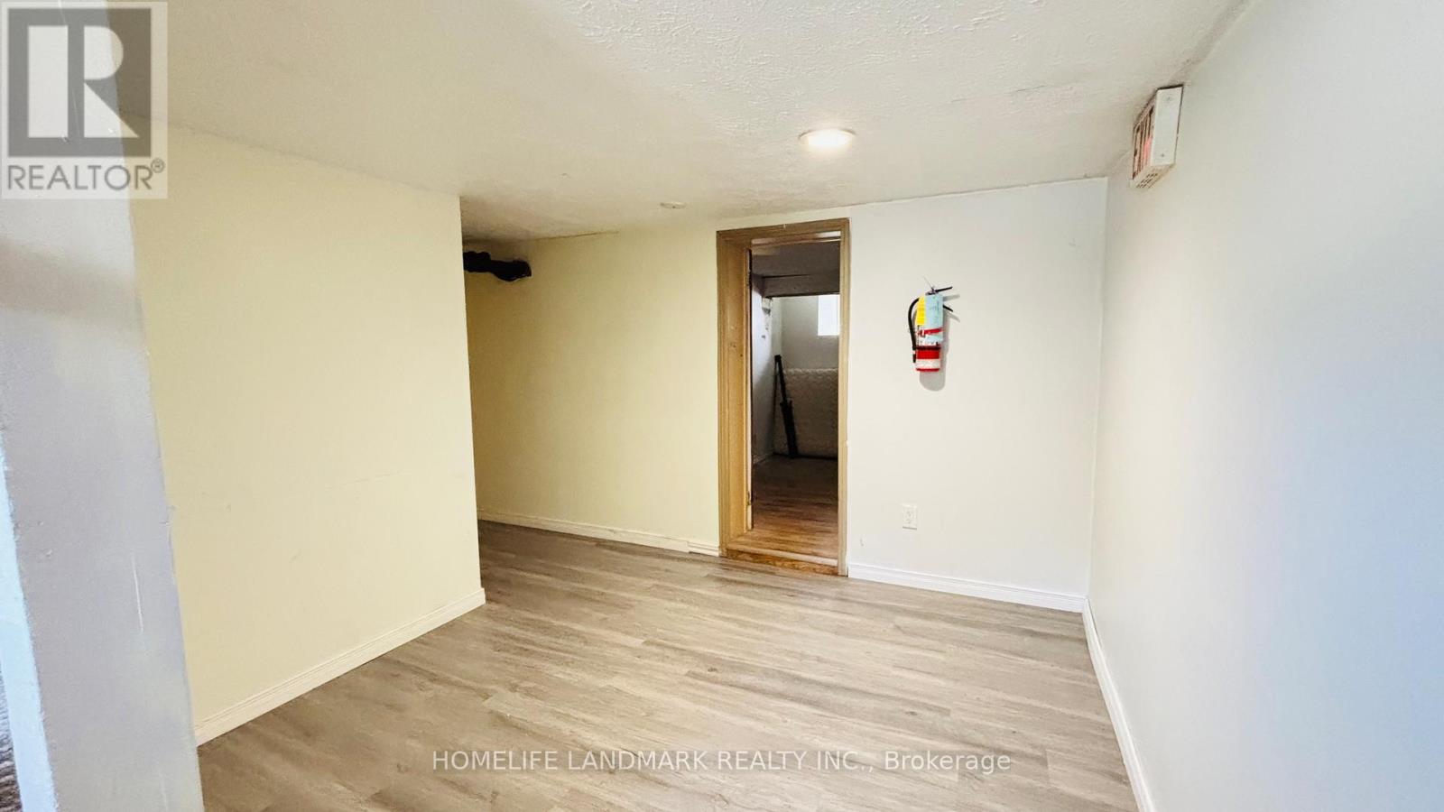 30 Regina Street N, Waterloo, Ontario  N2J 3A1 - Photo 21 - X12489494