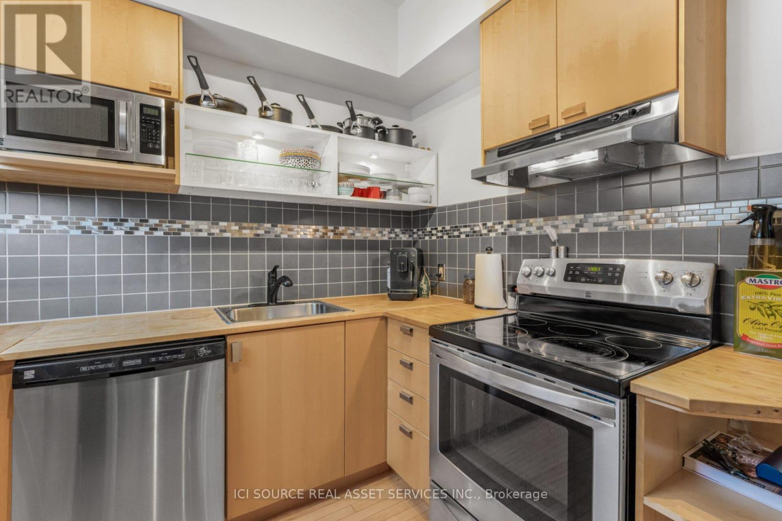 1137 Gladstone Avenue, Ottawa, Ontario  K1Y 3H4 - Photo 15 - X12489496