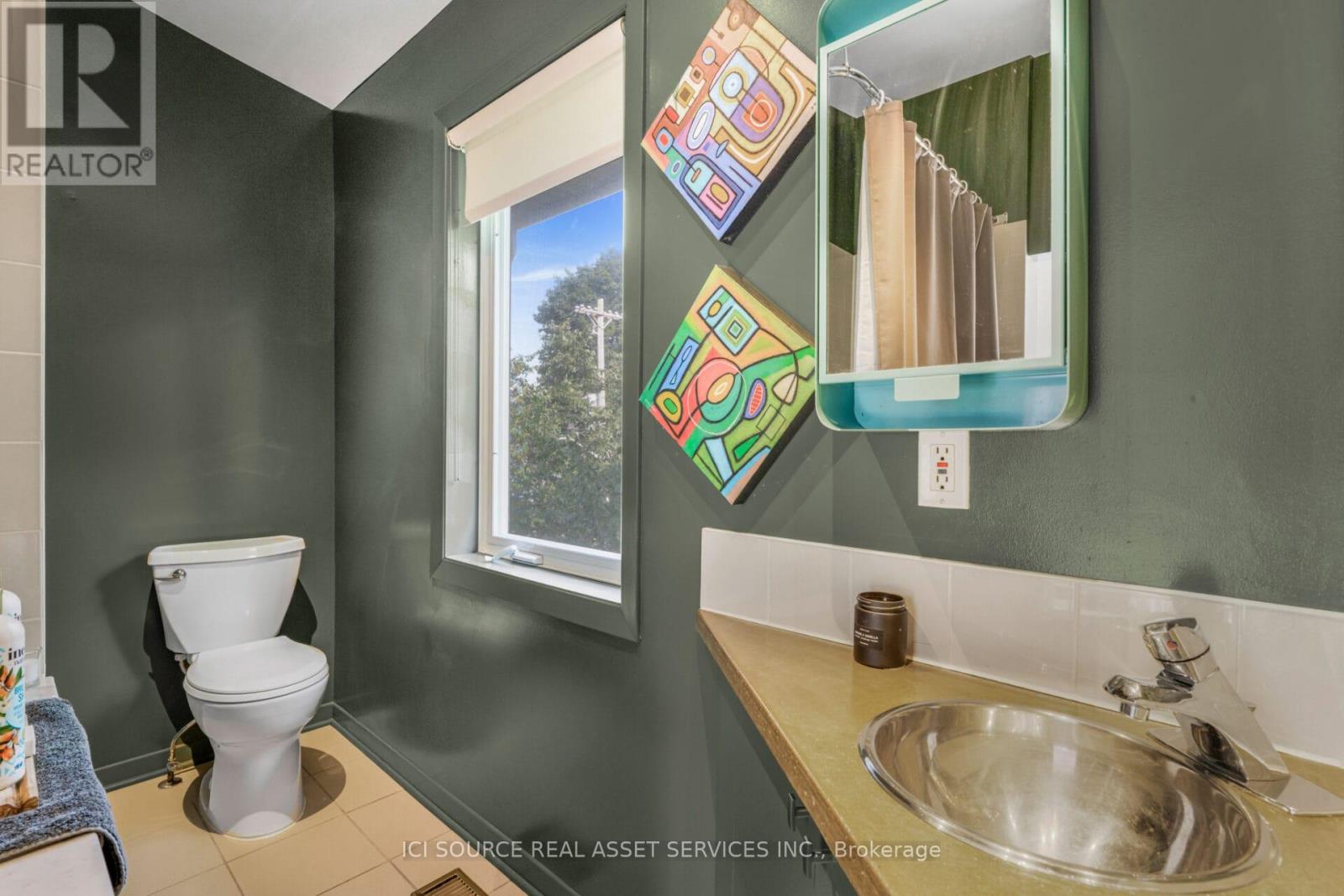 1137 Gladstone Avenue, Ottawa, Ontario  K1Y 3H4 - Photo 22 - X12489496