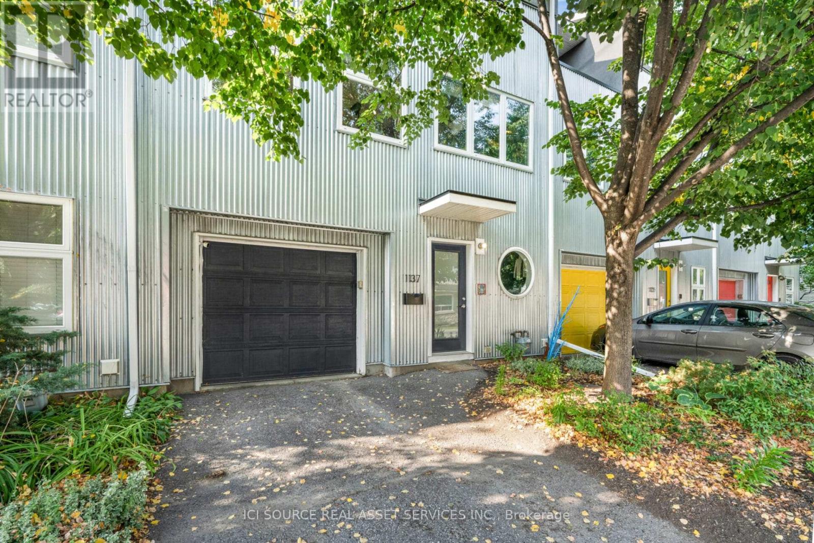 1137 Gladstone Avenue, Ottawa, Ontario  K1Y 3H4 - Photo 3 - X12489496