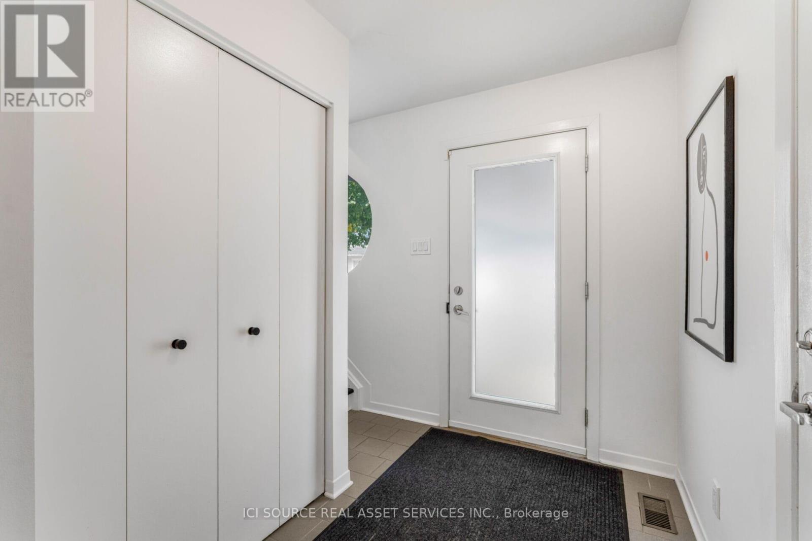 1137 Gladstone Avenue, Ottawa, Ontario  K1Y 3H4 - Photo 5 - X12489496