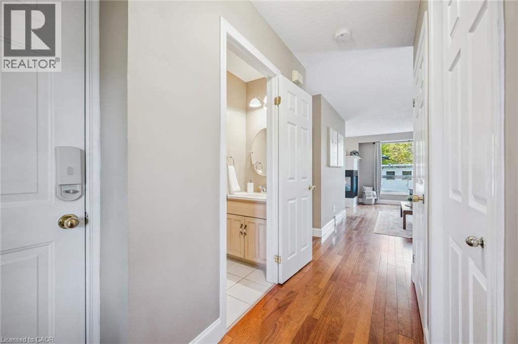 690 Coldstream Drive, Waterloo, Ontario  N2V 2J1 - Photo 2 - 40784277