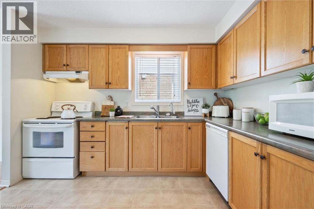 566 Bonavista Drive, Waterloo, Ontario  N2K 3Z7 - Photo 12 - 40784177