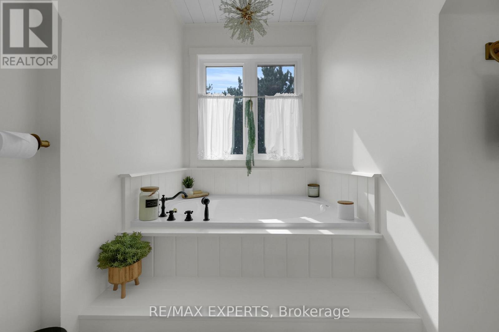 15481 Mount Wolfe Road, Caledon, Ontario  L7E 3P3 - Photo 17 - W12444920