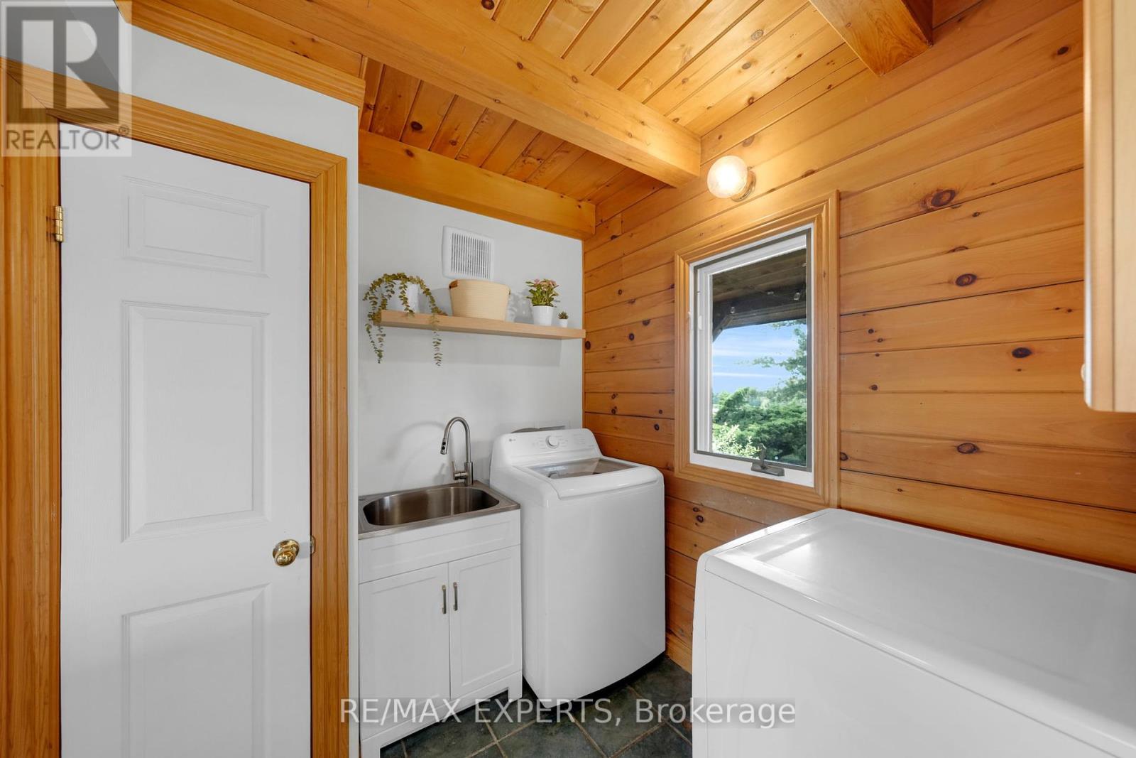 15481 Mount Wolfe Road, Caledon, Ontario  L7E 3P3 - Photo 13 - W12444920