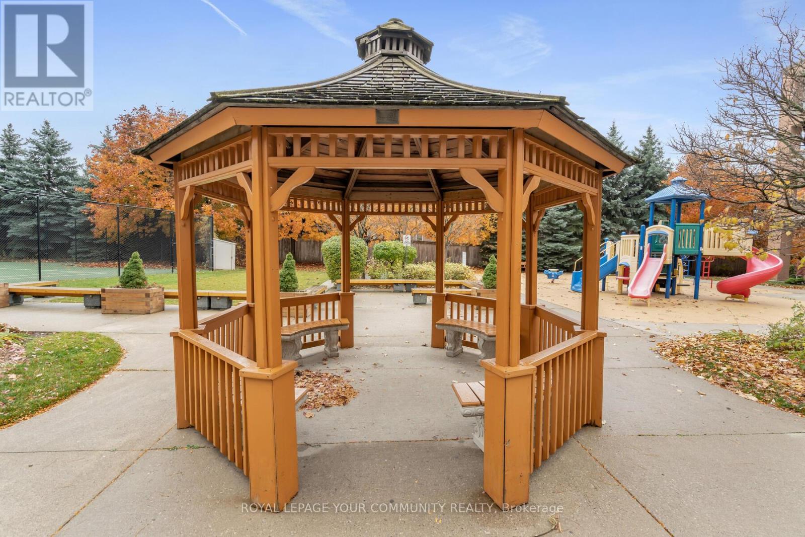 1016 - 9 Northern Heights Drive, Richmond Hill, Ontario  L4B 4M5 - Photo 14 - N12427275