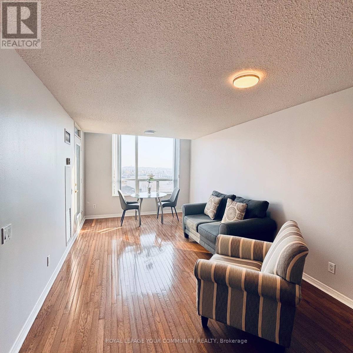 1016 - 9 Northern Heights Drive, Richmond Hill, Ontario  L4B 4M5 - Photo 4 - N12427275