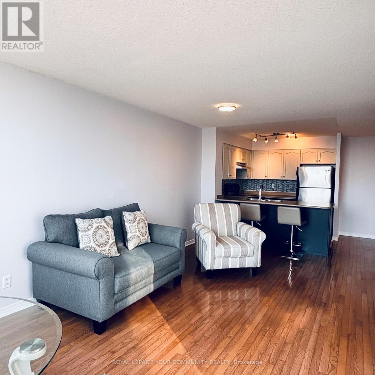 1016 - 9 Northern Heights Drive, Richmond Hill, Ontario  L4B 4M5 - Photo 5 - N12427275