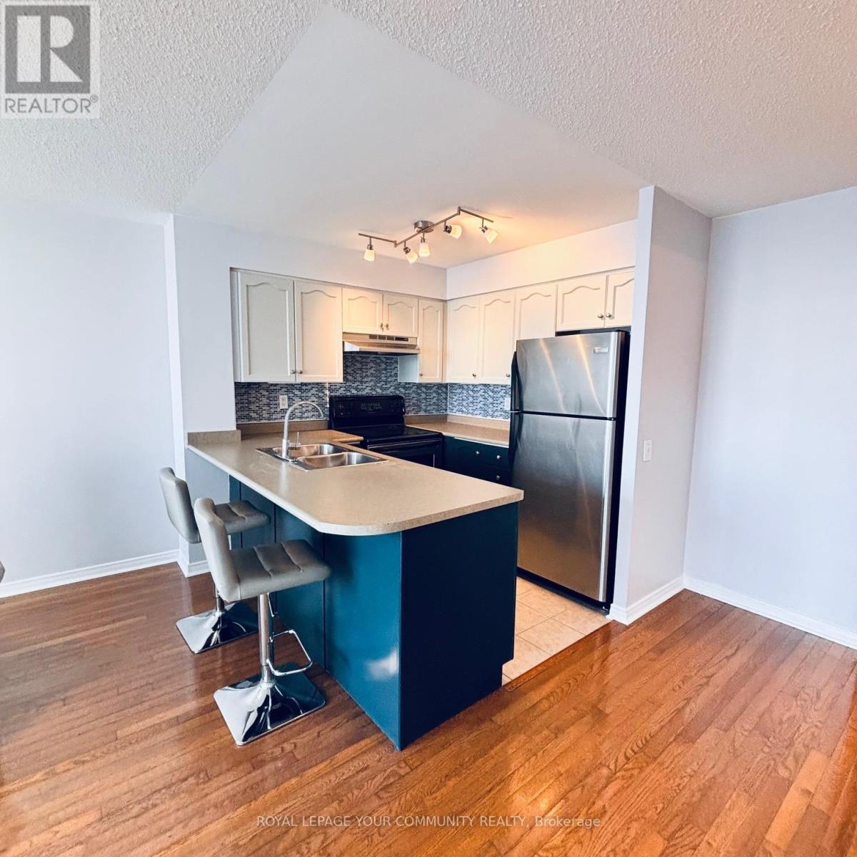 1016 - 9 Northern Heights Drive, Richmond Hill, Ontario  L4B 4M5 - Photo 7 - N12427275