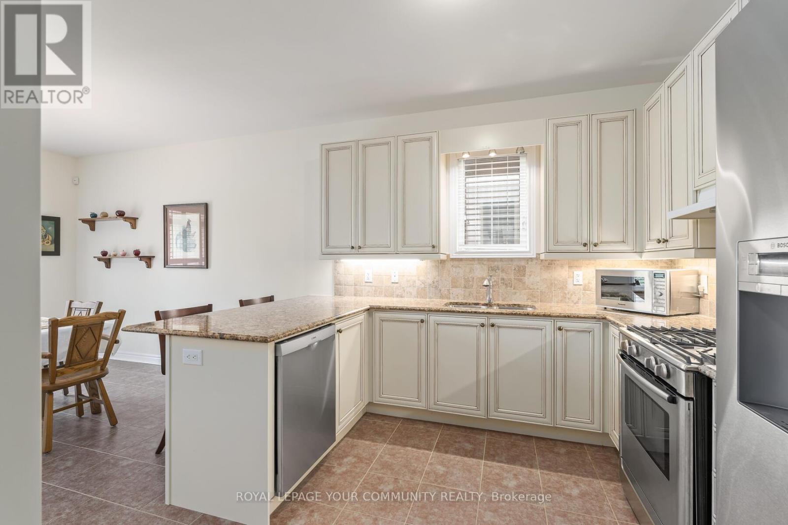 74 Locust Drive, Brampton, Ontario  L6R 0Y8 - Photo 19 - W12423437