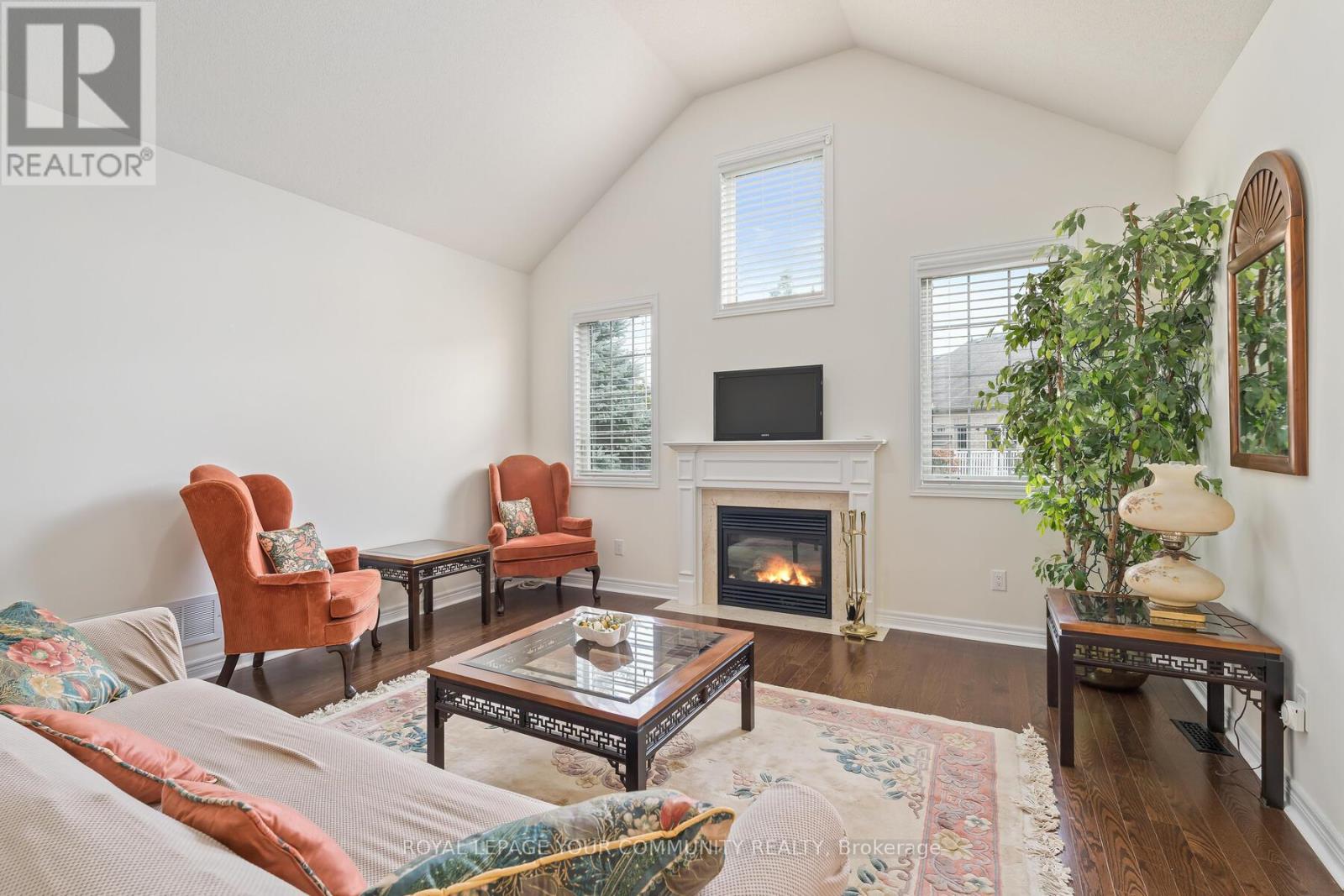 74 Locust Drive, Brampton, Ontario  L6R 0Y8 - Photo 11 - W12423437