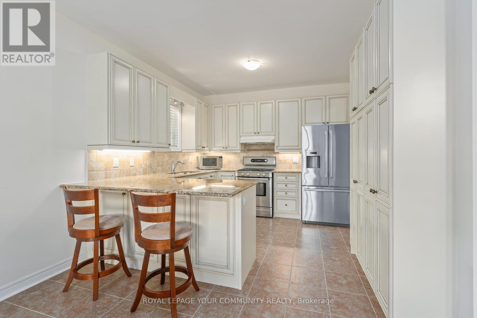 74 Locust Drive, Brampton, Ontario  L6R 0Y8 - Photo 15 - W12423437