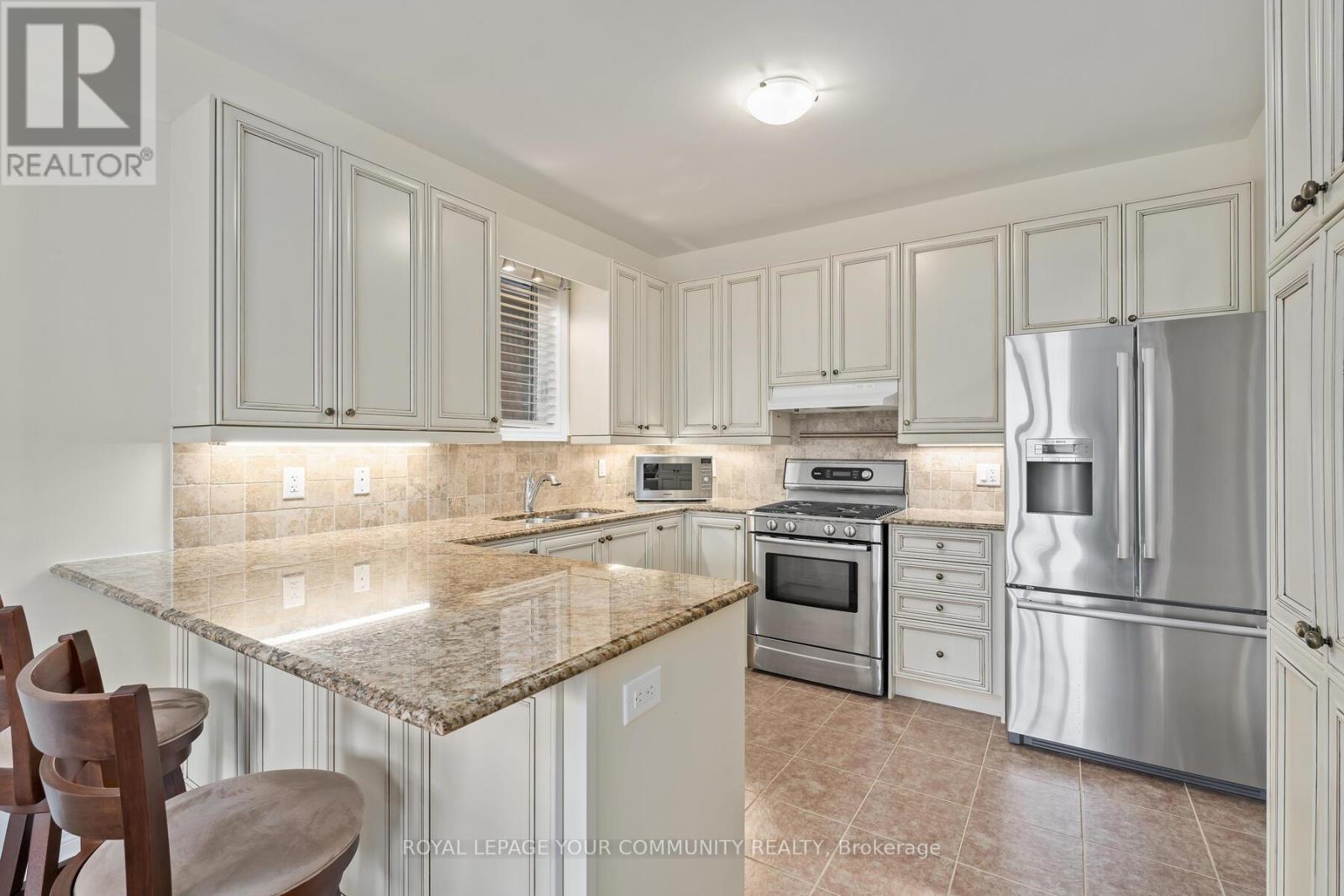 74 Locust Drive, Brampton, Ontario  L6R 0Y8 - Photo 17 - W12423437