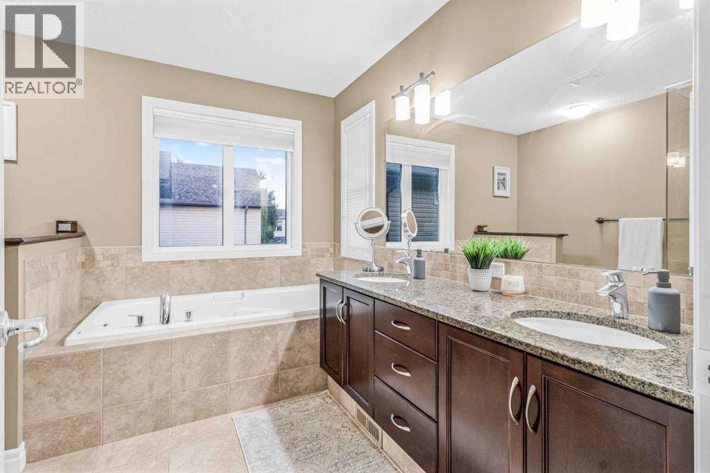262 Hillcrest Circle Sw, Airdrie, Alberta  T4B 0Y7 - Photo 30 - A2261914