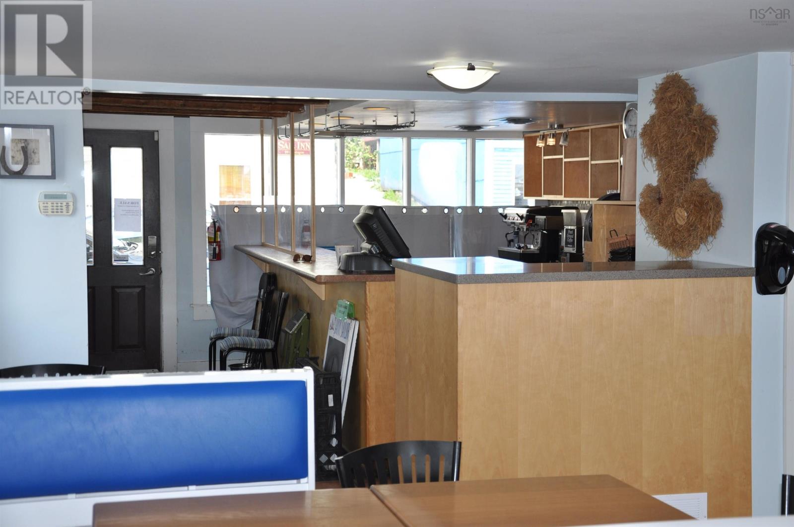 100 Montague Street, Lunenburg, Nova Scotia  B0J 2C0 - Photo 11 - 202508045