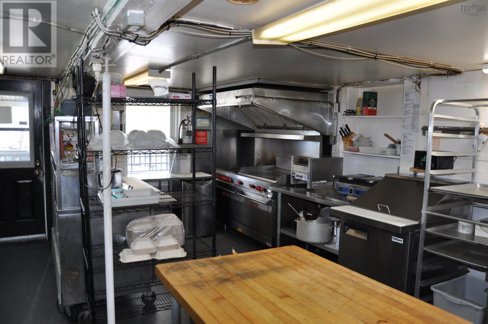 100 Montague Street, Lunenburg, Nova Scotia  B0J 2C0 - Photo 18 - 202508045