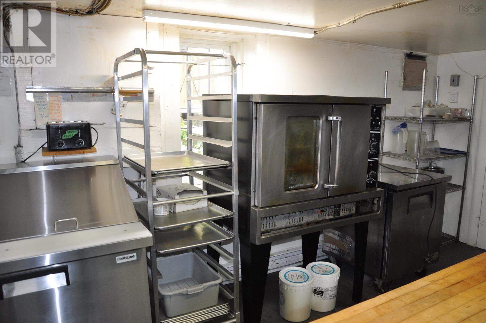 100 Montague Street, Lunenburg, Nova Scotia  B0J 2C0 - Photo 20 - 202508045