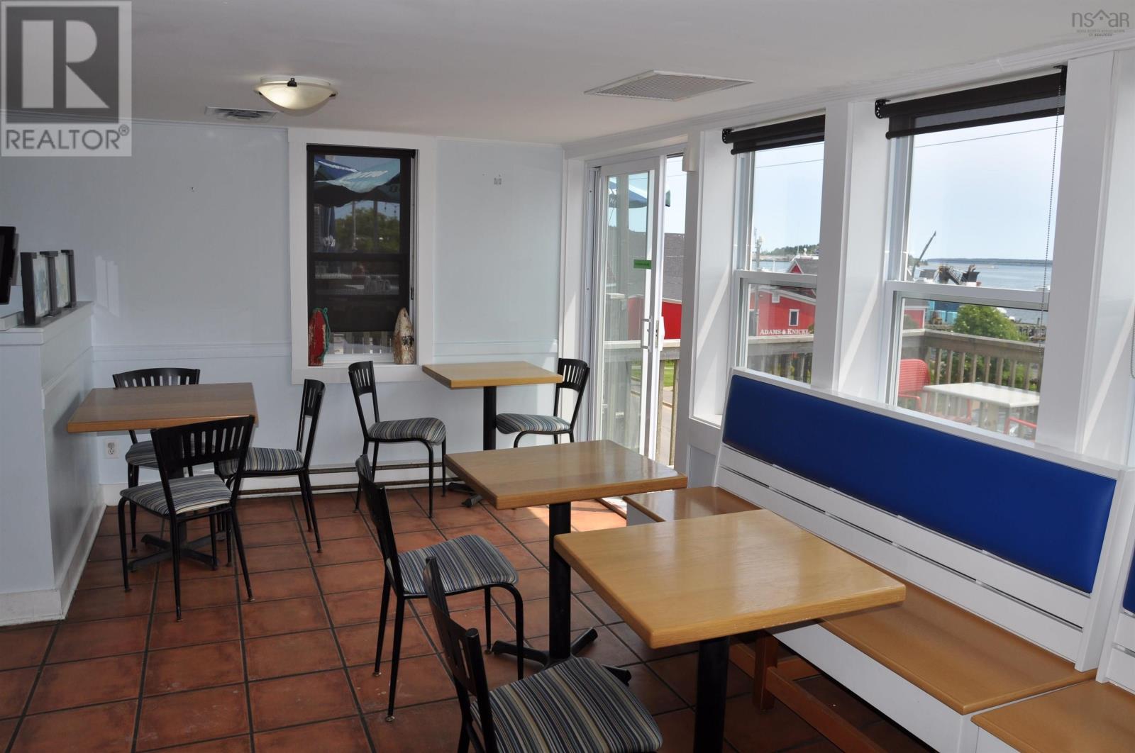 100 Montague Street, Lunenburg, Nova Scotia  B0J 2C0 - Photo 5 - 202508045