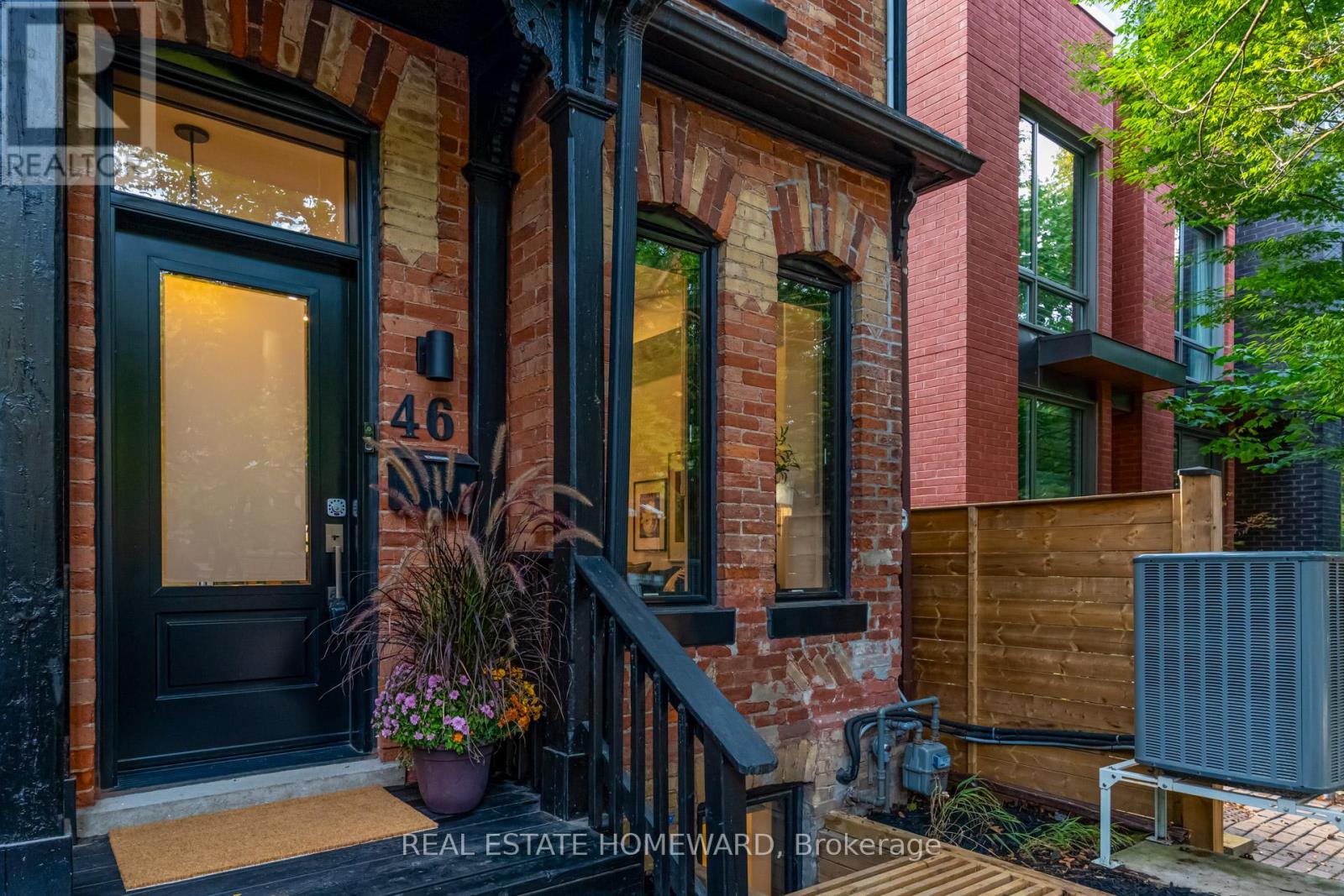 46 BOULTON AVENUE, Toronto, Ontario