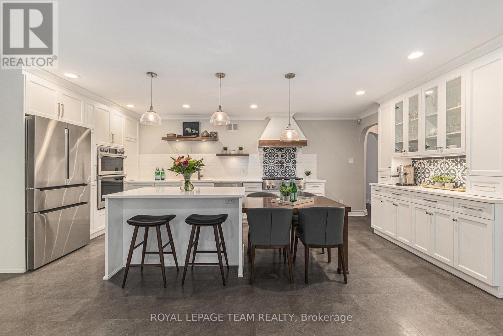 23 Cypress Gardens, Ottawa, Ontario  K2S 1W6 - Photo 12 - X12489126