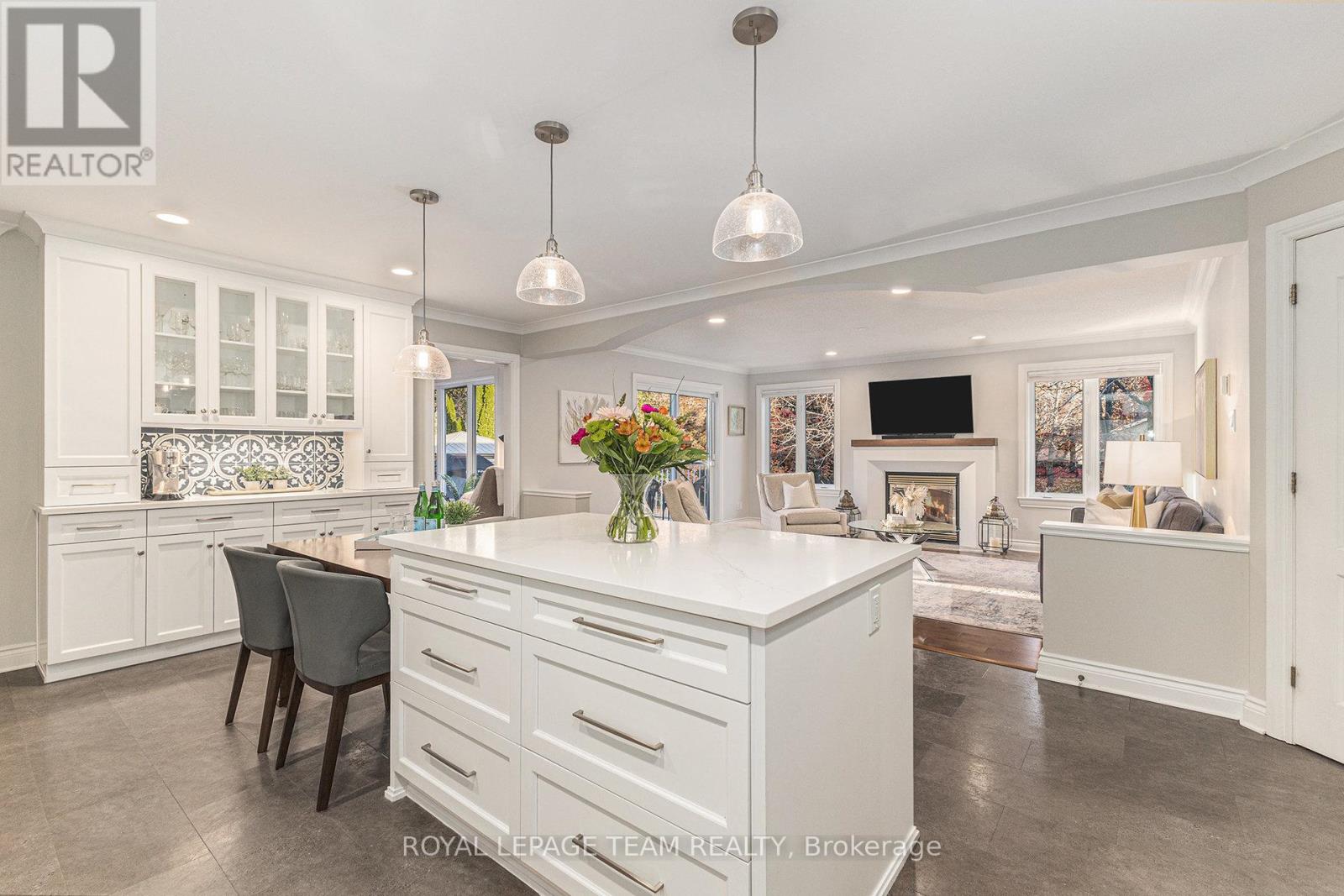 23 Cypress Gardens, Ottawa, Ontario  K2S 1W6 - Photo 10 - X12489126