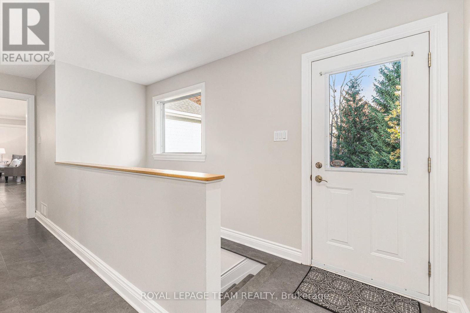 23 Cypress Gardens, Ottawa, Ontario  K2S 1W6 - Photo 27 - X12489126