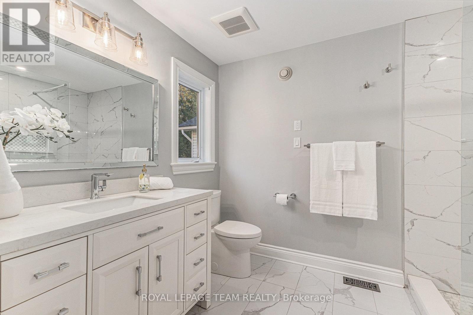 23 Cypress Gardens, Ottawa, Ontario  K2S 1W6 - Photo 22 - X12489126