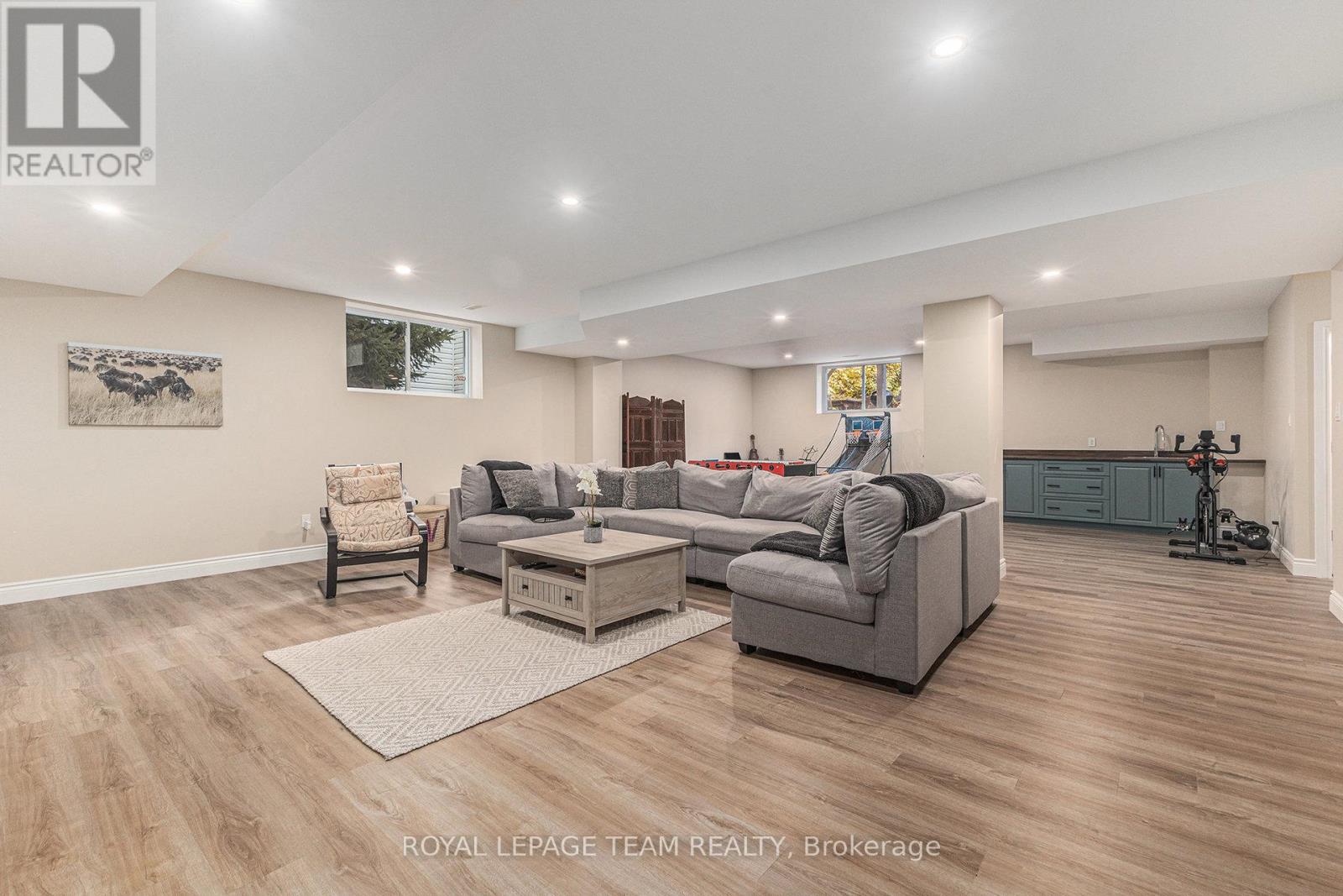 23 Cypress Gardens, Ottawa, Ontario  K2S 1W6 - Photo 32 - X12489126