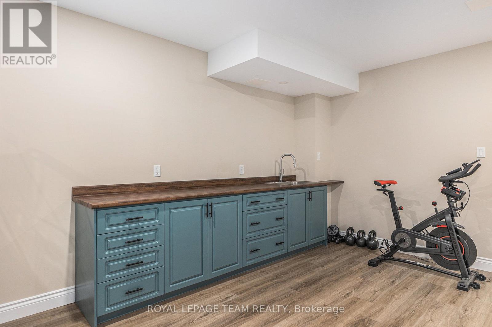 23 Cypress Gardens, Ottawa, Ontario  K2S 1W6 - Photo 34 - X12489126