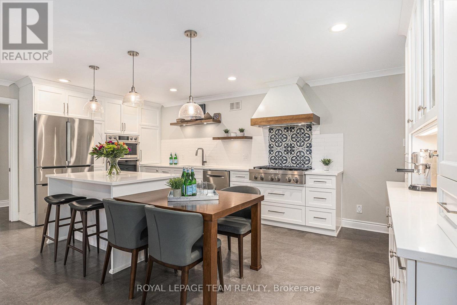 23 Cypress Gardens, Ottawa, Ontario  K2S 1W6 - Photo 8 - X12489126