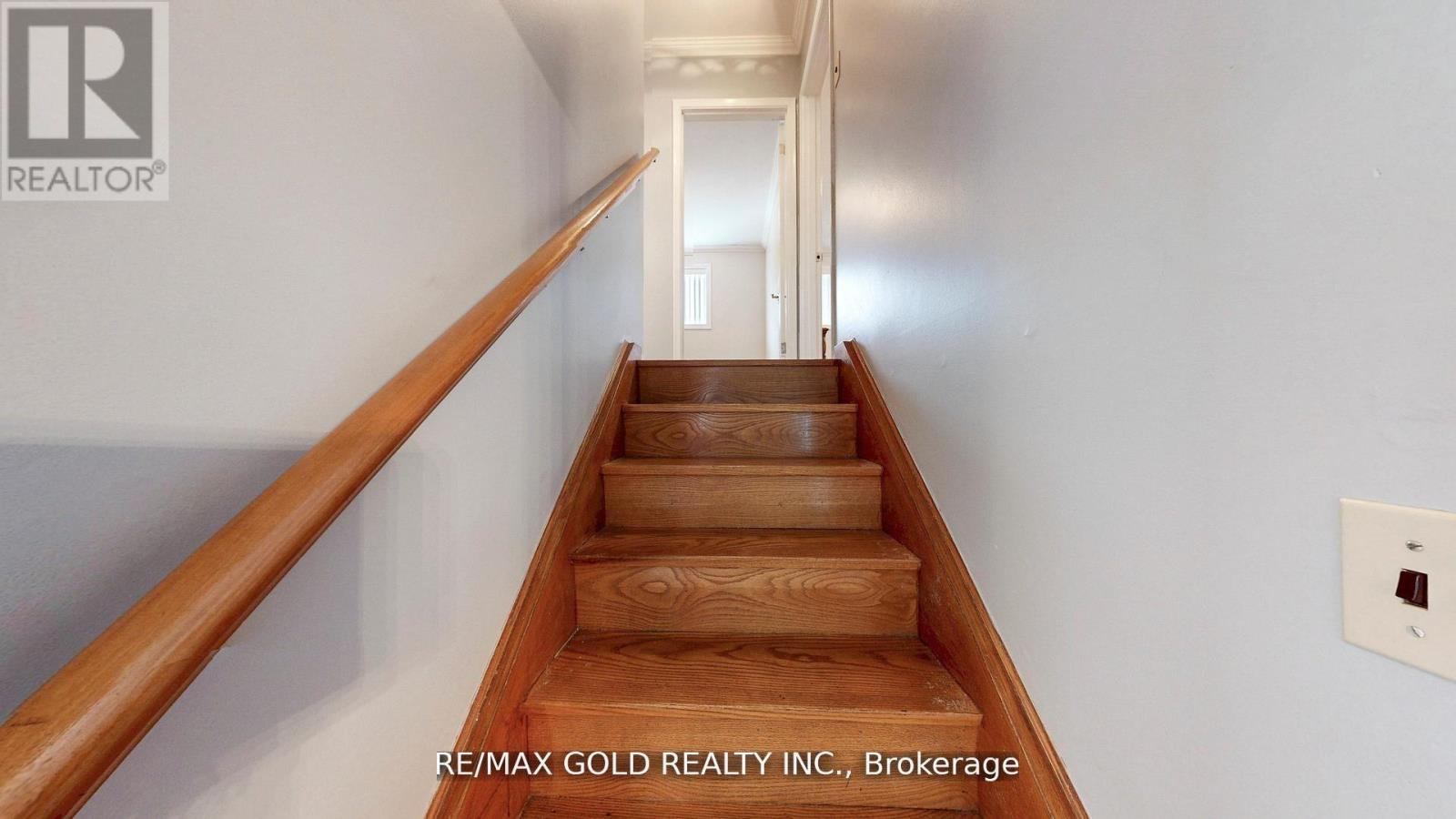 44 Chatsworth Drive, Brampton, Ontario  L6X 2L9 - Photo 17 - W12488594