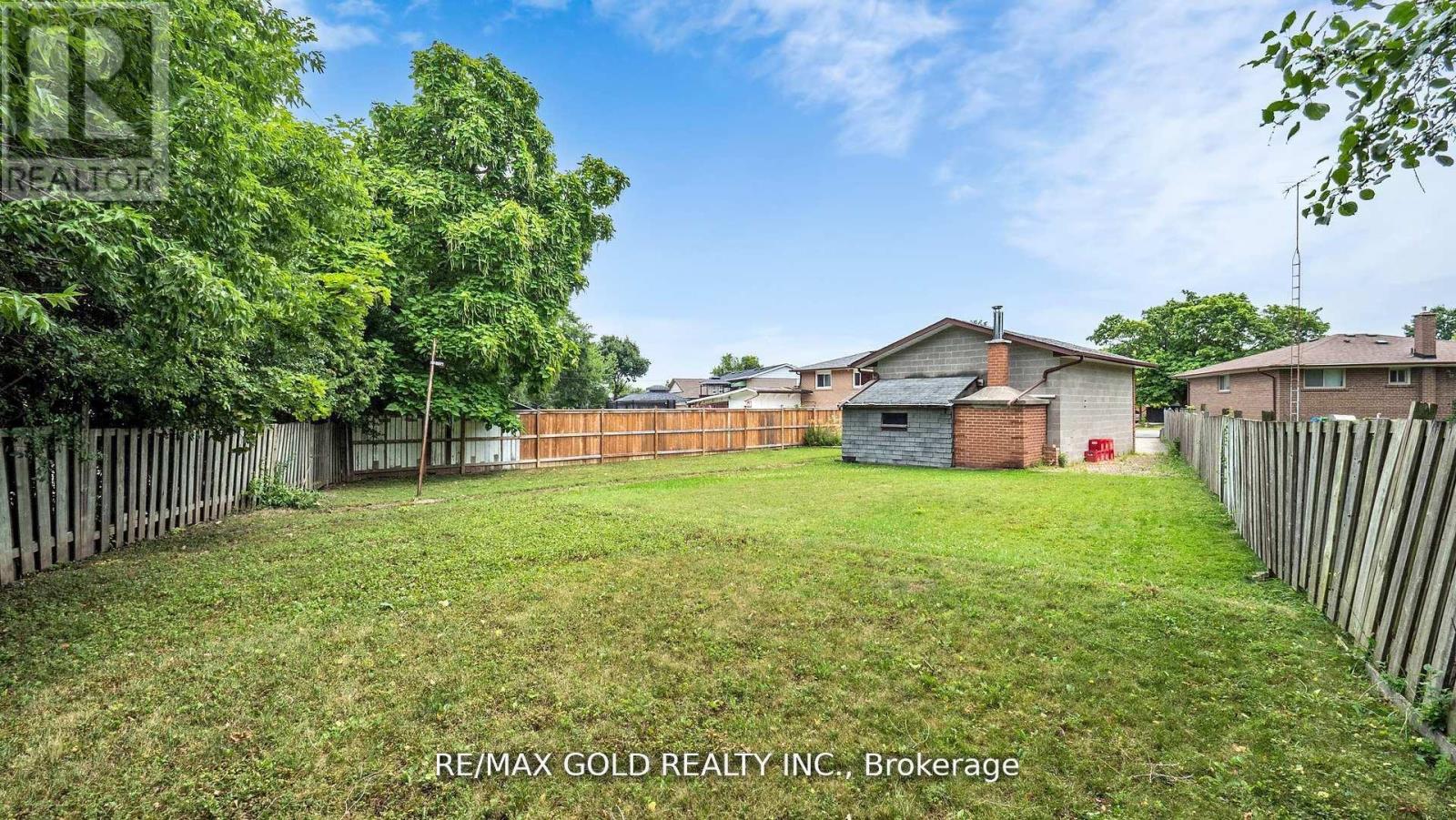 44 Chatsworth Drive, Brampton, Ontario  L6X 2L9 - Photo 37 - W12488594