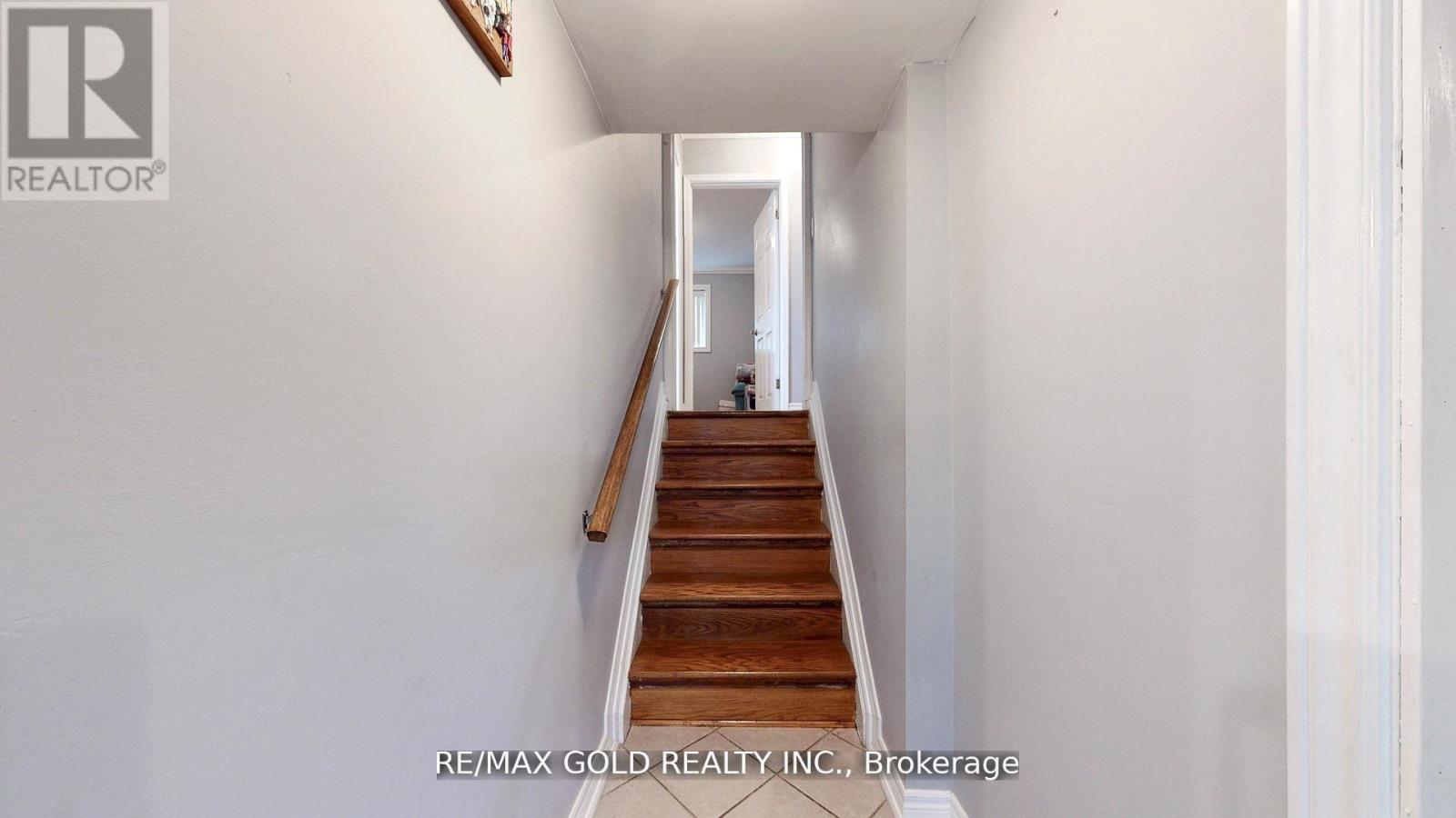 44 Chatsworth Drive, Brampton, Ontario  L6X 2L9 - Photo 25 - W12488594