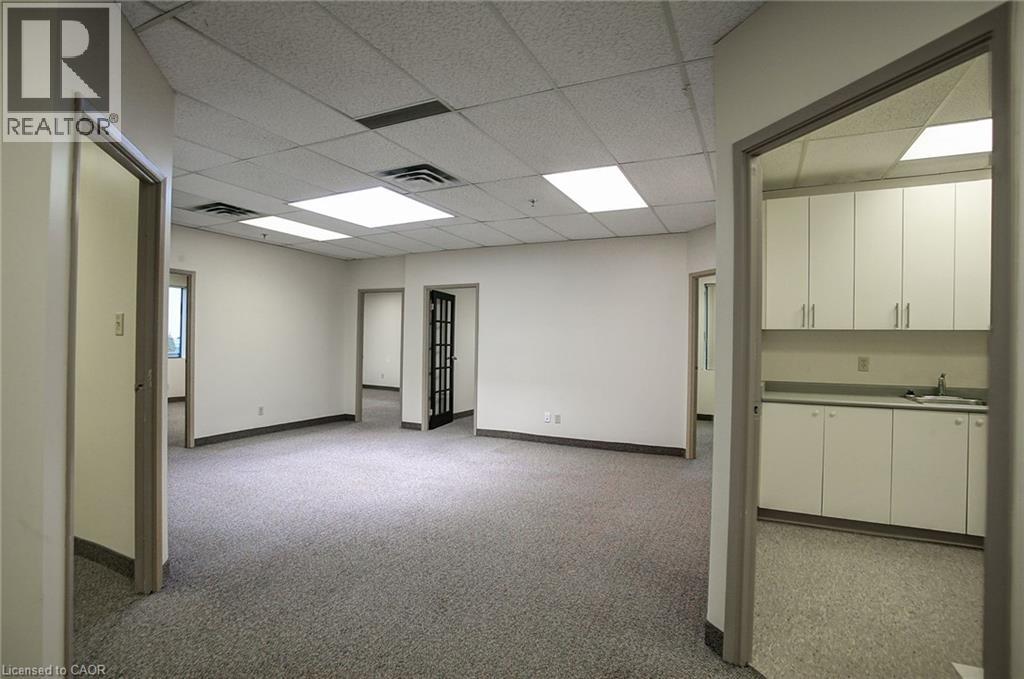 2140 Winston Park Drive Unit# 204, Oakville, Ontario  L6H 5W1 - Photo 3 - XH4184065