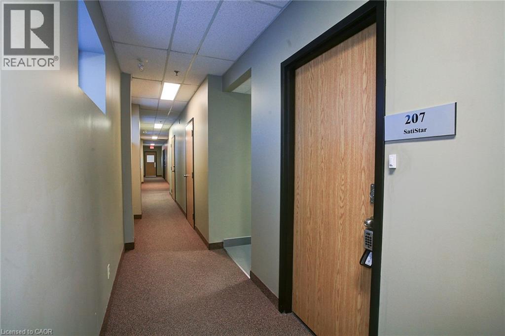 2140 Winston Park Drive Unit# 207, Oakville, Ontario  L6H 5W1 - Photo 3 - XH4184066