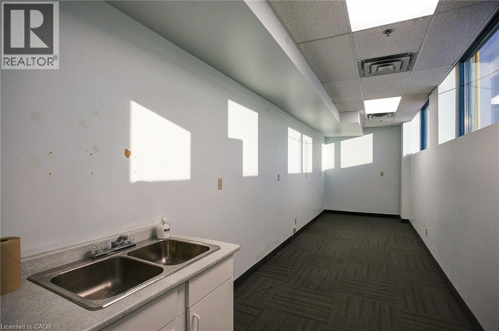 2150 Winston Park Drive Unit# 204, Oakville, Ontario  L6H 5W1 - Photo 6 - XH4184185