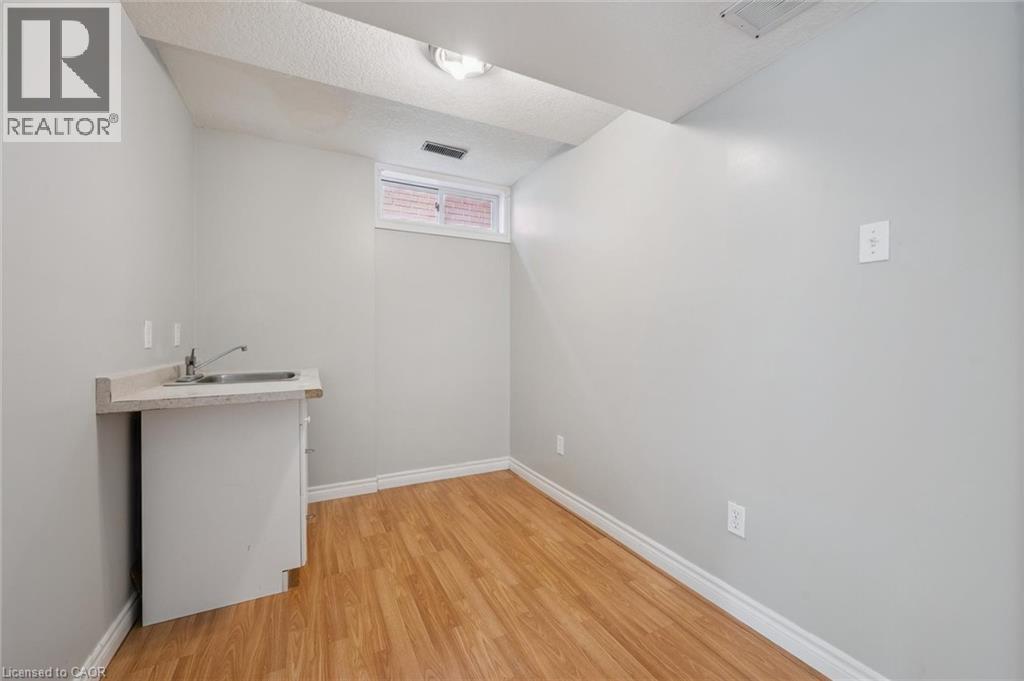 71 Moss Place, Guelph, Ontario  N1G 4V3 - Photo 30 - 40765271