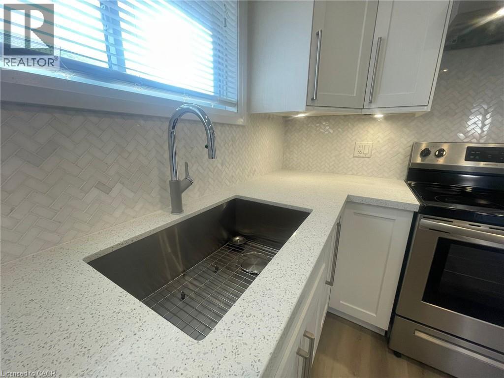 38 Warren Avenue Unit# 1, Hamilton, Ontario  L9A 3C6 - Photo 5 - 40781572