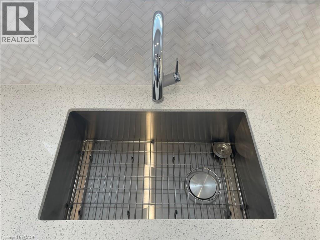 38 Warren Avenue Unit# 1, Hamilton, Ontario  L9A 3C6 - Photo 8 - 40781572