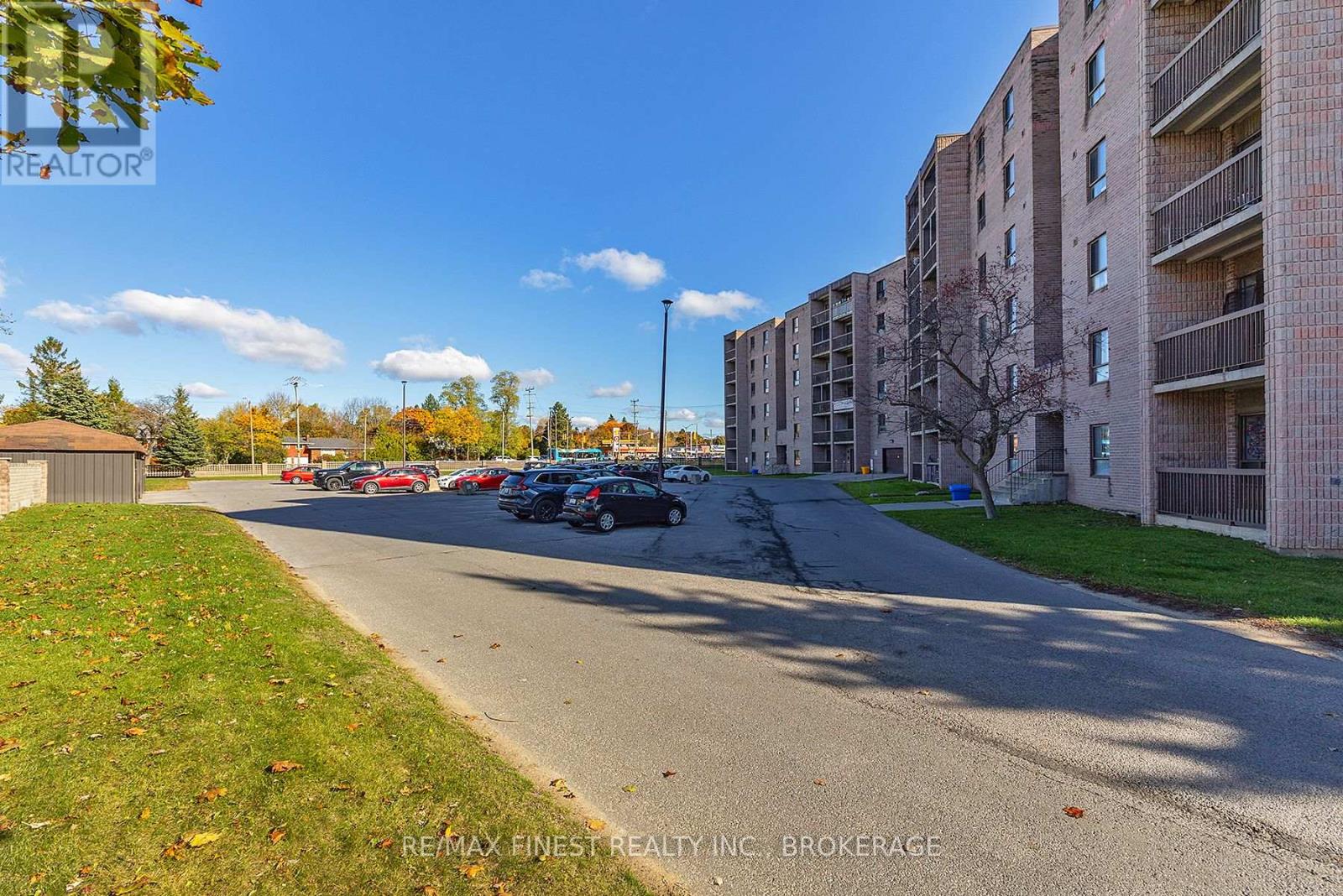 17 Eldon Hall Place, Kingston (Central City West), Ontario  K7M 7H5 - Photo 7 - X12489668