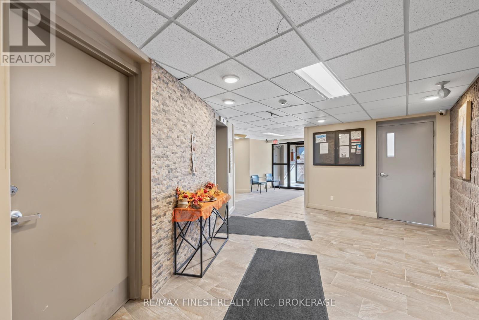 17 Eldon Hall Place, Kingston (Central City West), Ontario  K7M 7H5 - Photo 8 - X12489668