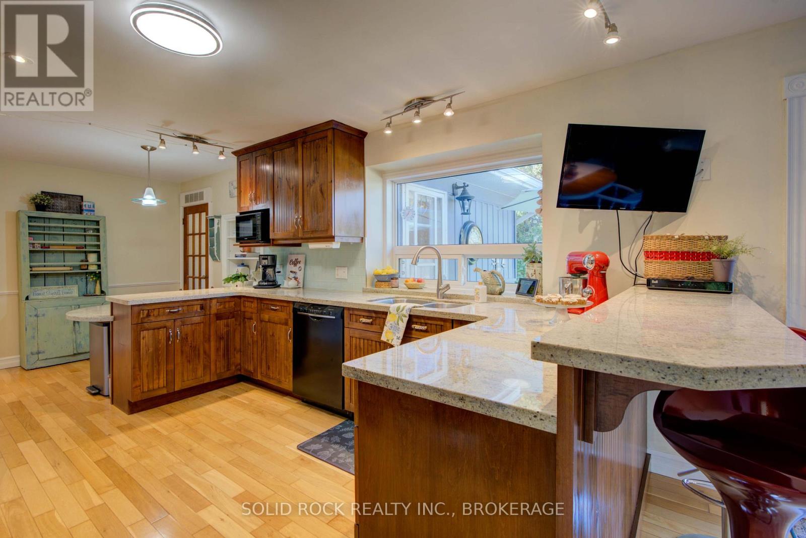 423 Mud Lake Road, Loyalist (Lennox And Addington - South), Ontario  K0H 2H0 - Photo 12 - X12489690