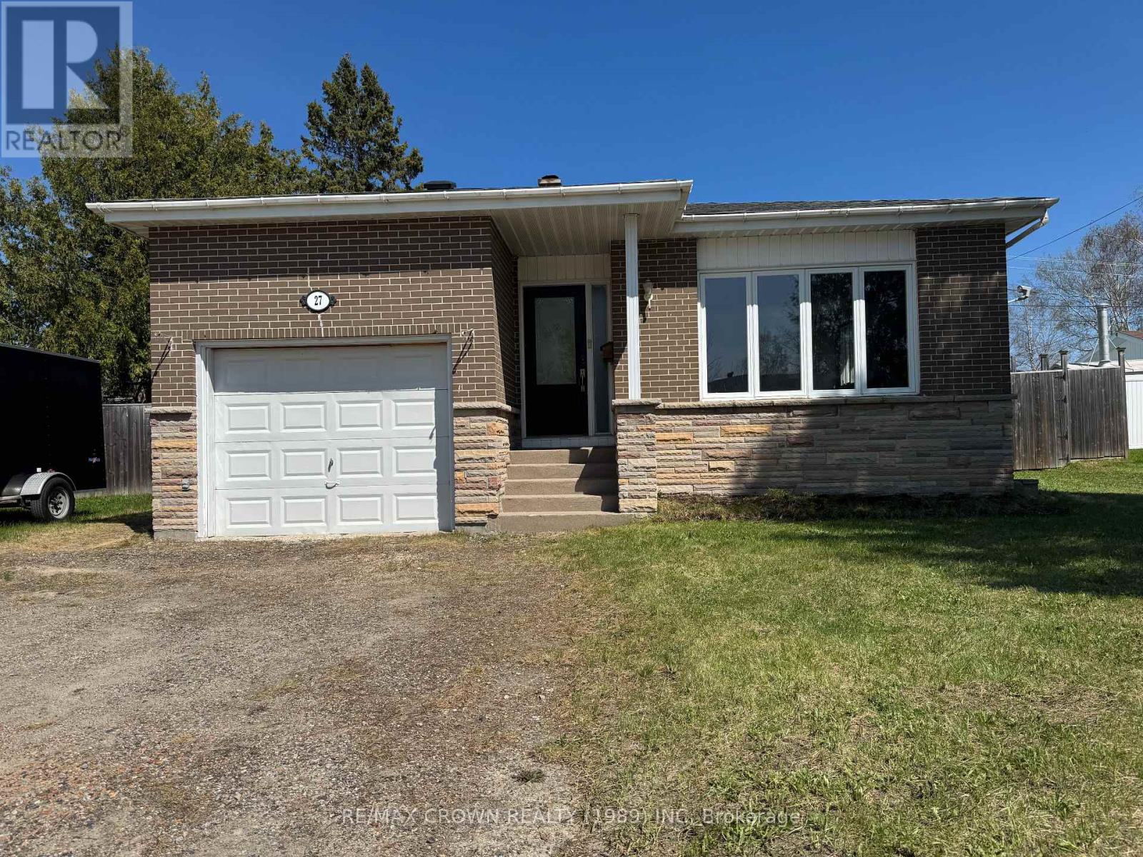 27 Ottawa Street, Kapuskasing, Ontario  P5N 1Y6 - Photo 2 - T12487142