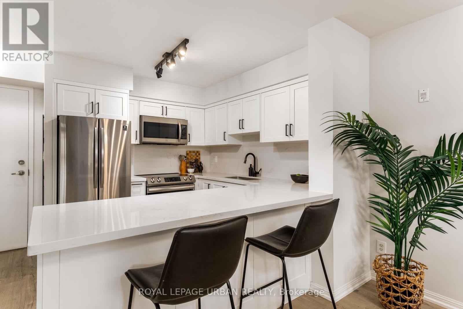 319 - 39 Shank Street, Toronto, Ontario  M6J 3X3 - Photo 4 - C12489552