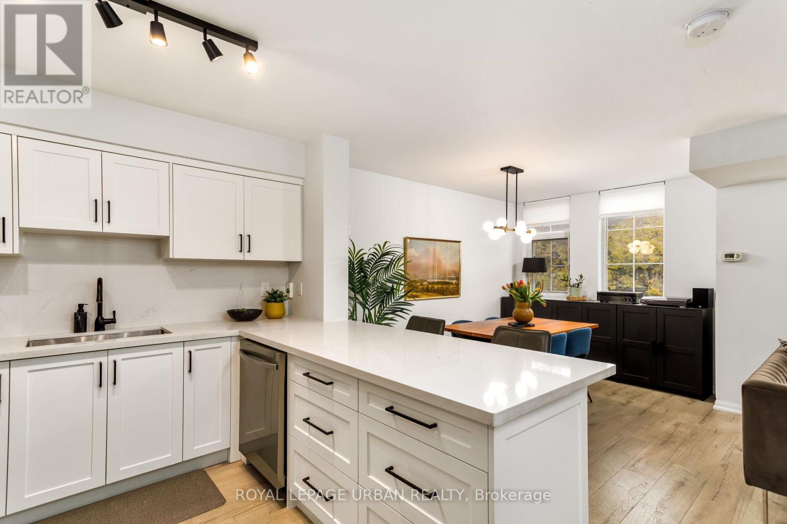 319 - 39 Shank Street, Toronto, Ontario  M6J 3X3 - Photo 7 - C12489552