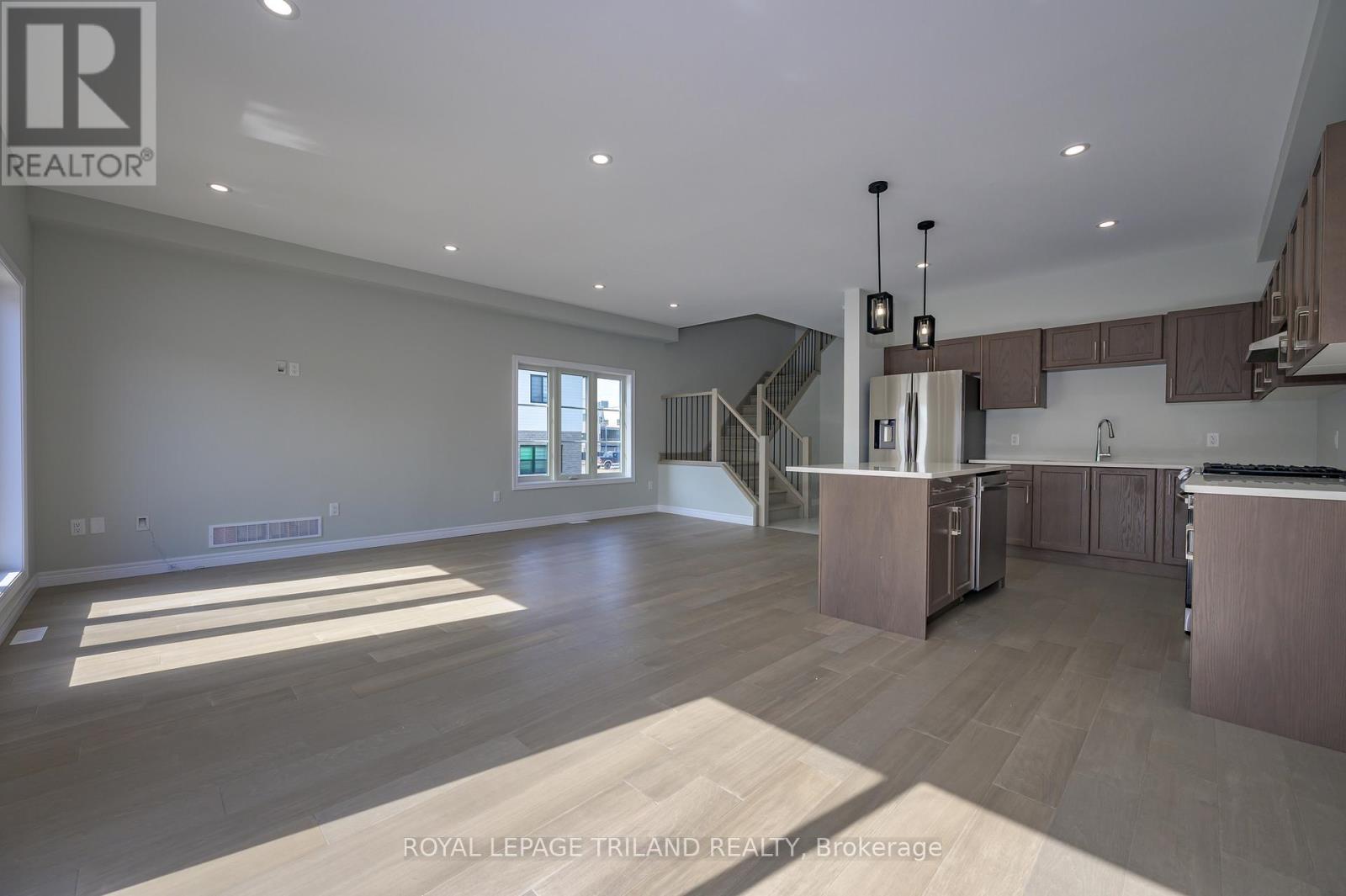 3650 Southbridge Avenue, London South (South W), Ontario  N6L 0G5 - Photo 10 - X12489608