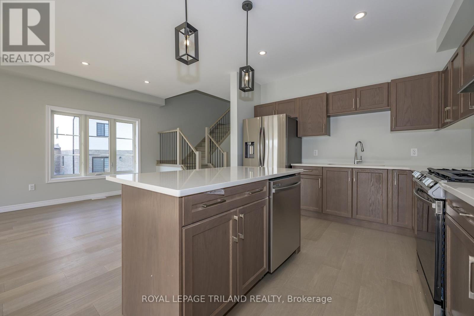 3650 Southbridge Avenue, London South (South W), Ontario  N6L 0G5 - Photo 11 - X12489608