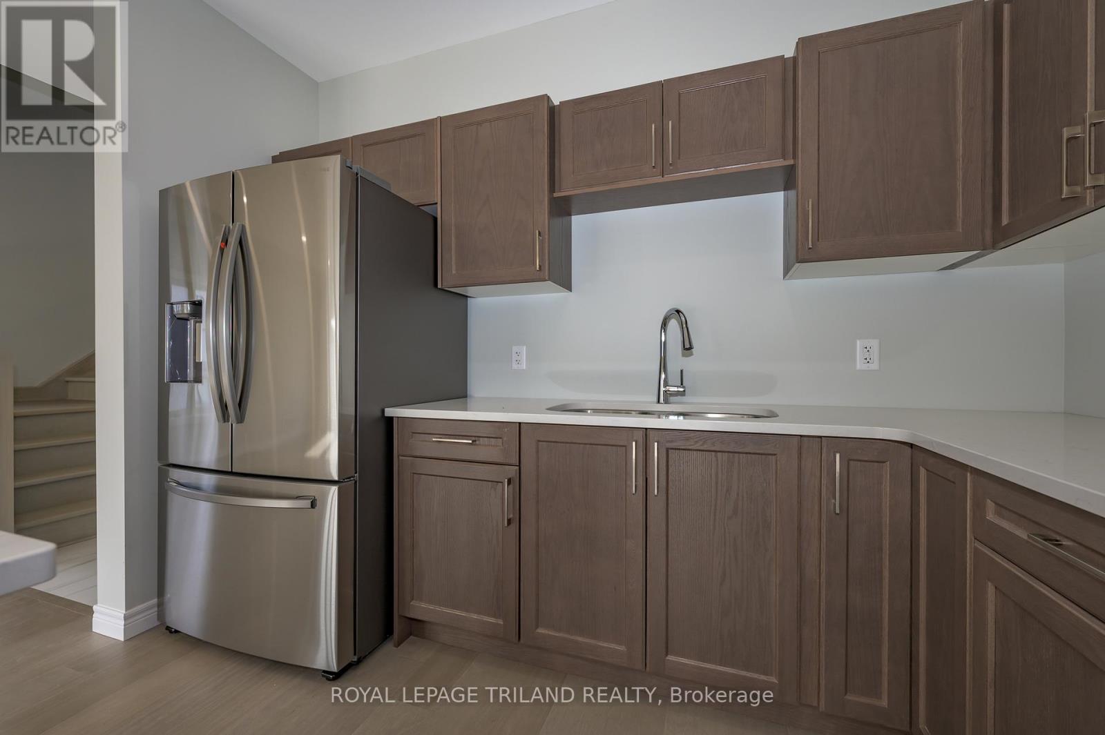 3650 Southbridge Avenue, London South (South W), Ontario  N6L 0G5 - Photo 12 - X12489608